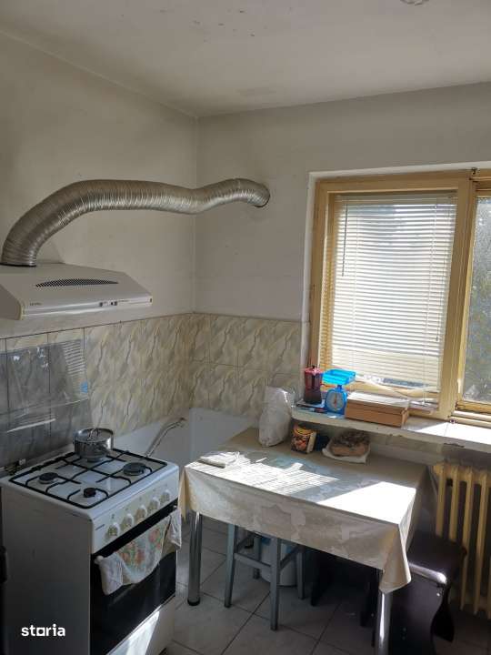 Apartament 3 camere, decomandat, 1 Mai vizavi de Spitalul Nr 1 ,  pe I - Imagine principală: 5/12