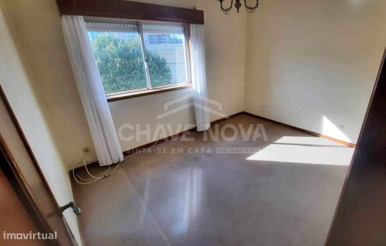 T3 c/ Varanda e Lugar de Garagem em Rio Tinto - Grande imagem: 5/6