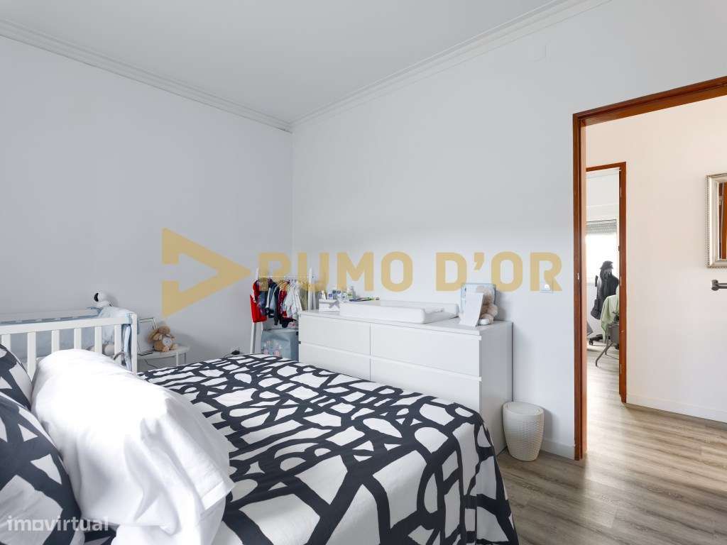 Moradia T2 Térrea em Carambancha, Carregado com 155 m² de Logradouro-15