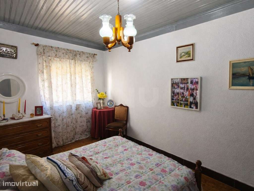 À primeira vista é uma casa como tantas outras. Na prática, é muito...-15