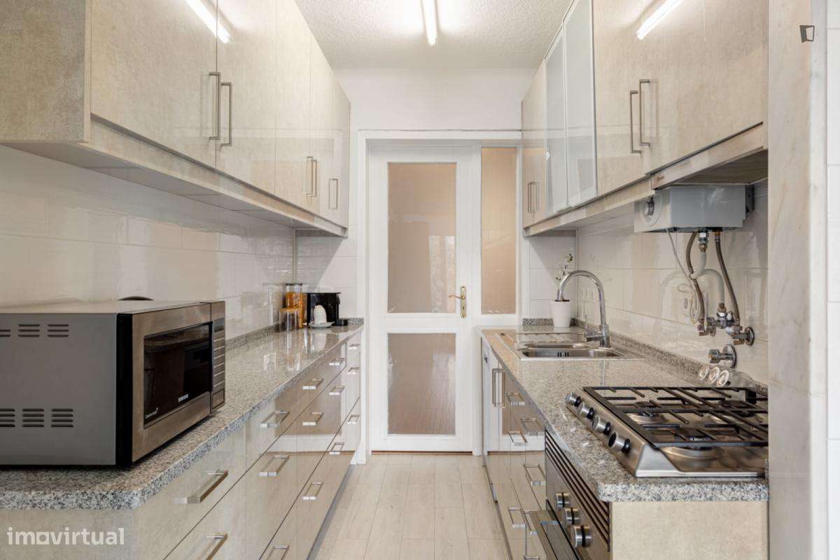 Apartamento com 2 quartos - localizado em Carnide Lisbon - Grande imagem: 3/30