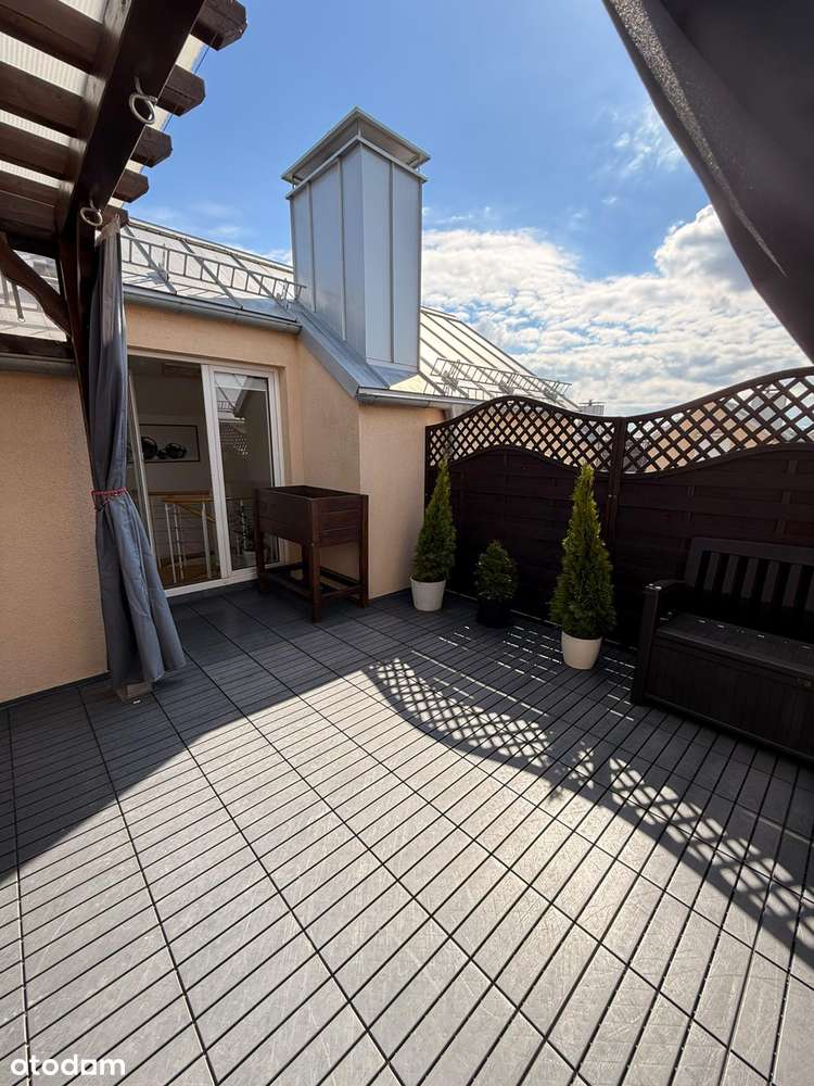 Przestronne 4-pokojowe mieszkanie z tarasem na dachu-15