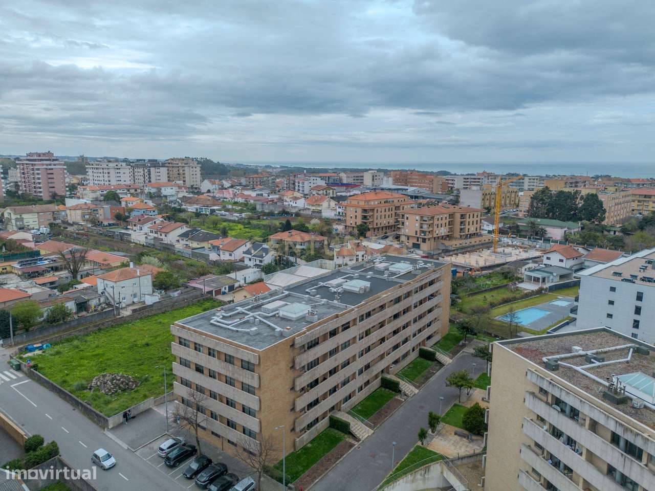 Luminoso T3+1 com Escritório e Varandas – Canidelo, Gaia-46