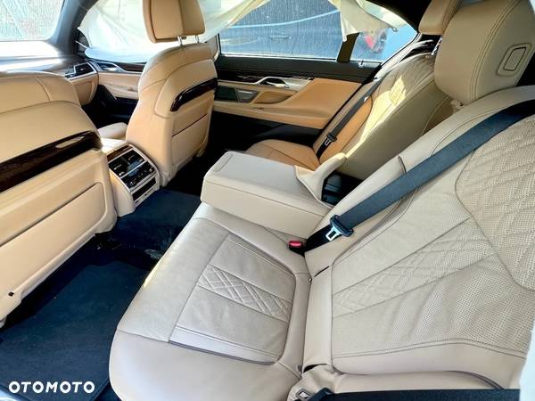 BMW Seria 7 750Li xDrive sport - 30