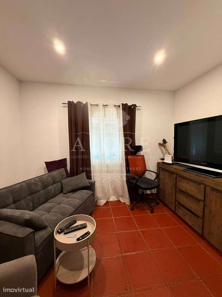 Moradia T2 localizada em Valverde-13