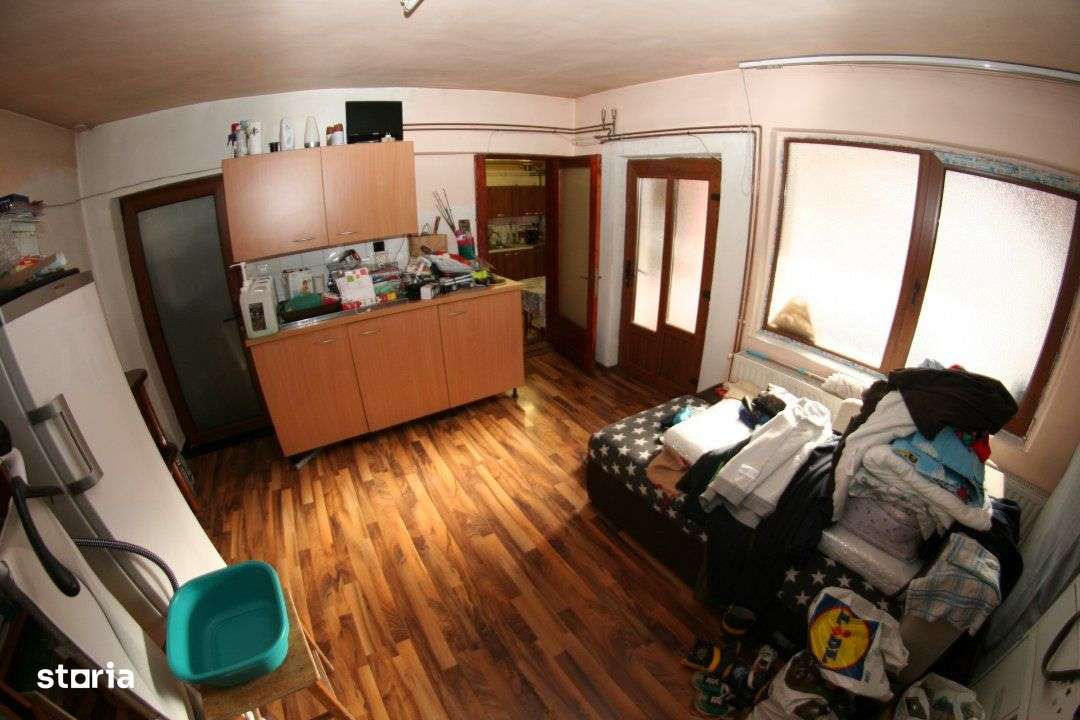 Casa cu gradina in zona foarte linistita si usor accesibila-13