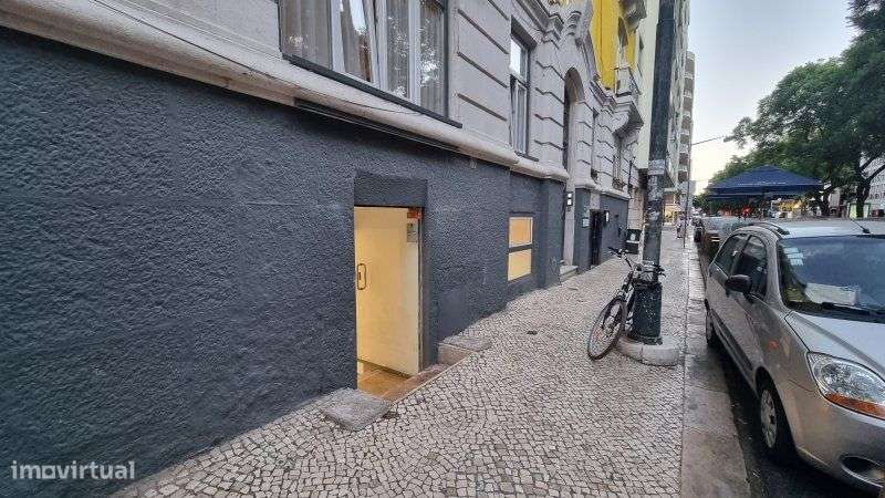 Loja situada mesmo em frente da segurança social-2