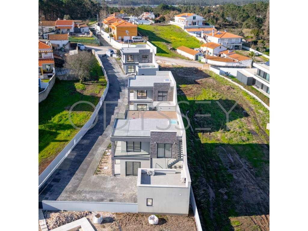 Moradia Isolada T4 Venda Caldas da Rainha-23