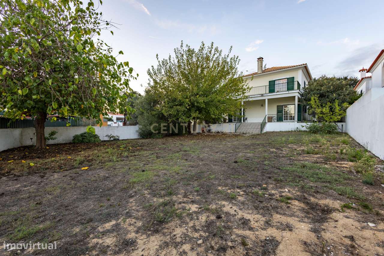 Espaço, conforto e qualidade — Moradia T4 no Vale da Rosa-27