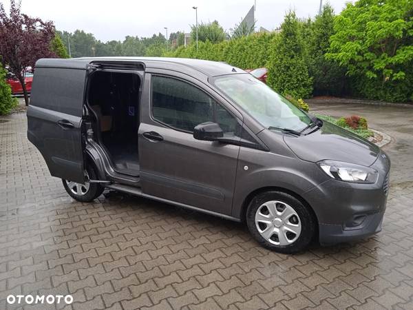 Ford Transit Courier - 9