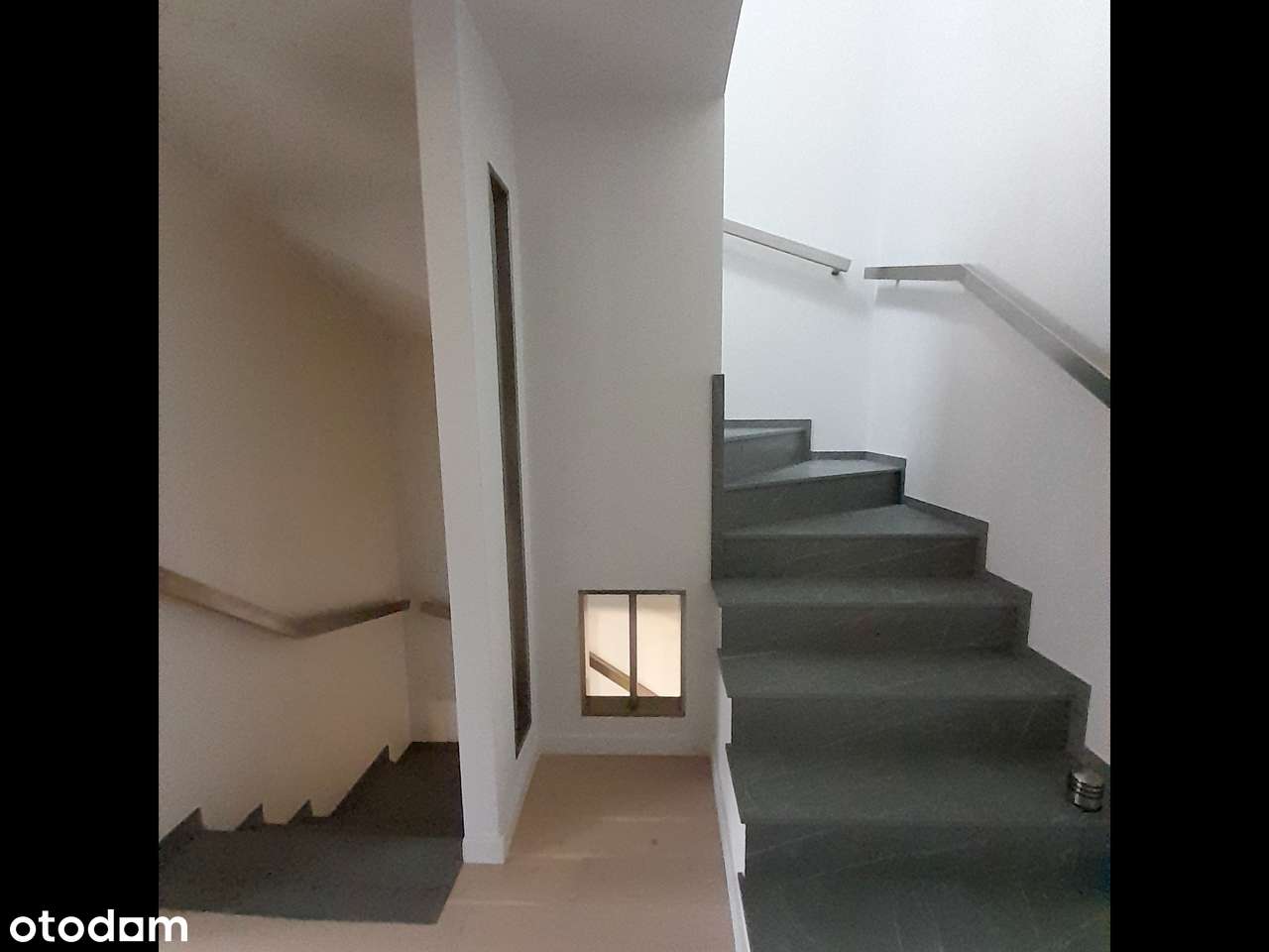 Komfortowy dom w zabudowie szeregowej.-14