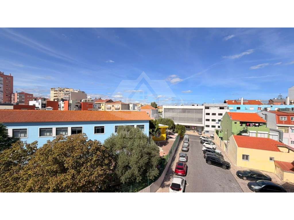 Apartamento T3 em Sacavém-21