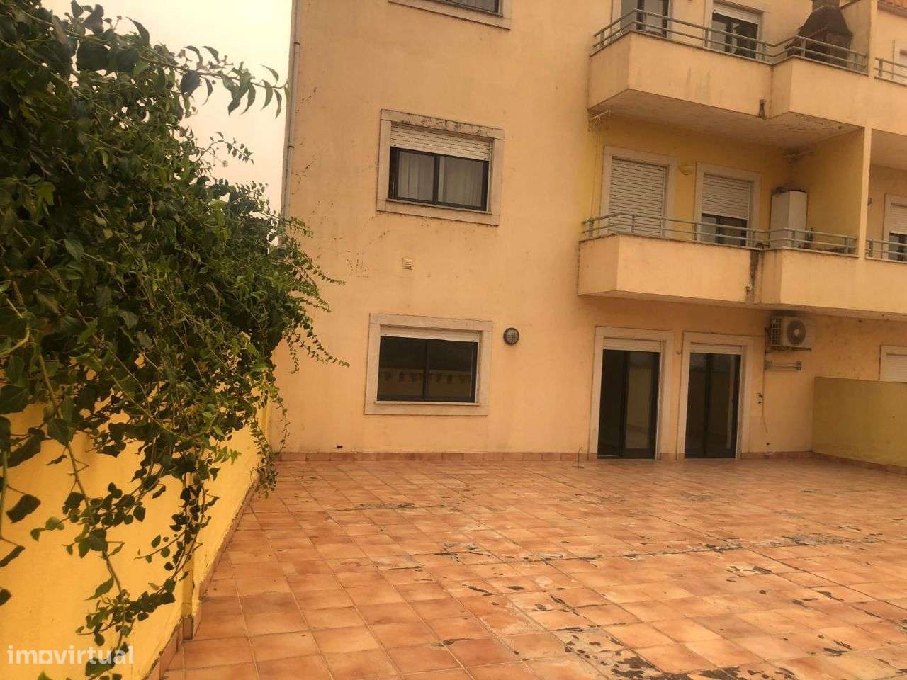 Excelente T3 centro da Régua com 2  terraços e box-19