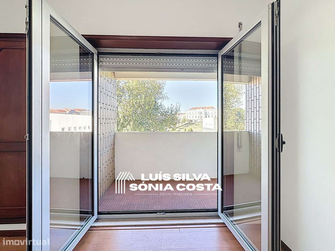 Apartamento T2 Remodelado c/ Varandas, Garagem & Elevador - Centro...-18