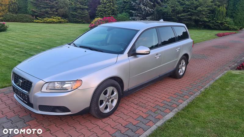 Volvo V70 2.4D Kinetic - 1