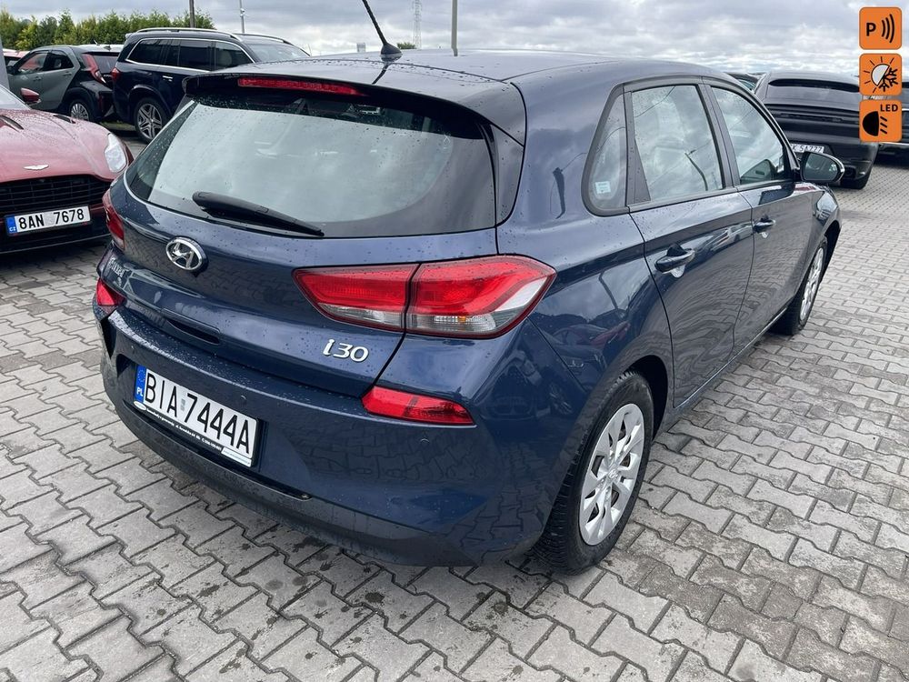 Hyundai i30 III (2017-) blue 1.4 Classic 2018