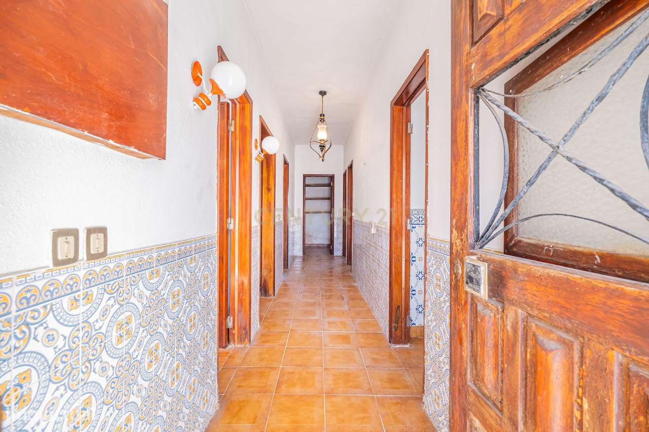 Moradia T3 com Quintal Amplo, Garagem e Anexo – Zona Tranquila da Moit-7