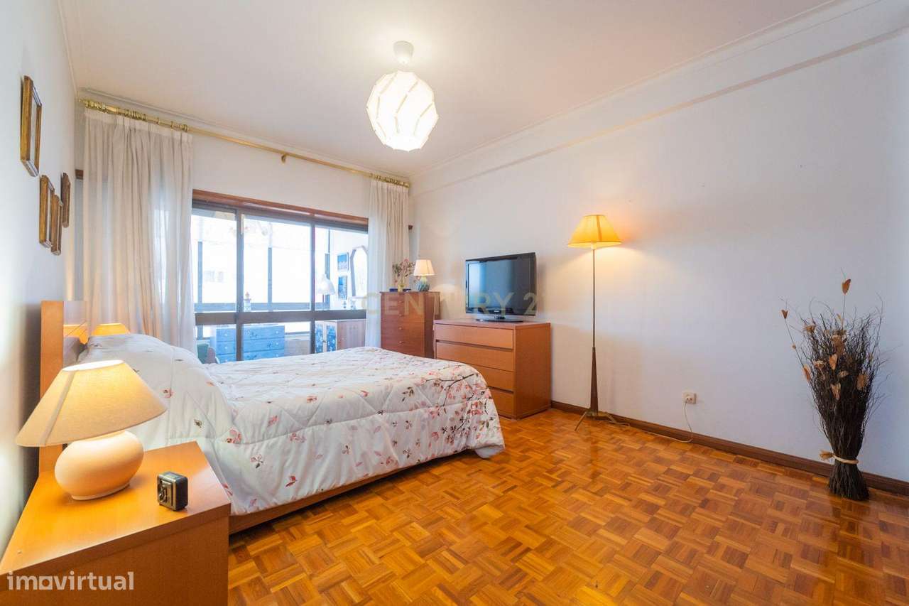 Excelente T4 c/Box | São Domingos de Rana-24