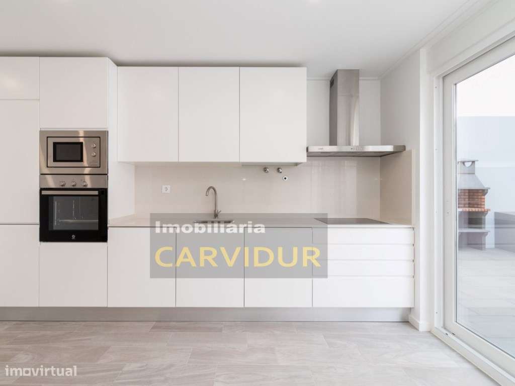 Apartamento T3 remodelação contemporânea com Quintal-3