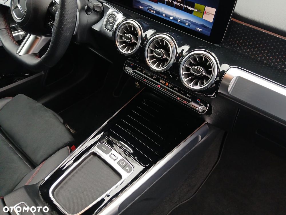 220 4matic 190KM Pakiet AMG Premium Distronic HAK 7os. Burmester FV23%