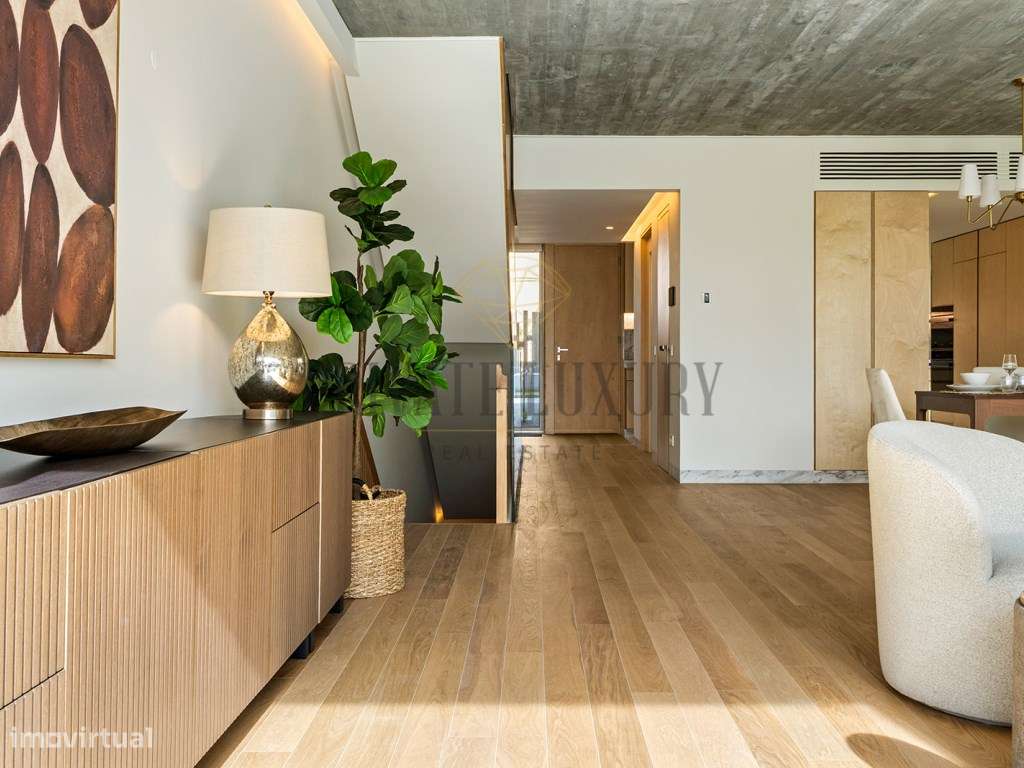 Villa T4+1 em frente ao mar no Estoril - Grande imagem: 5/40