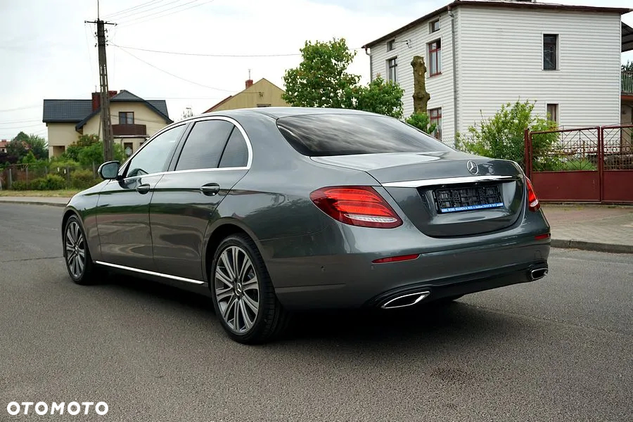 Mercedes-Benz Klasa E 220 d 9G-TRONIC Exclusive - 12