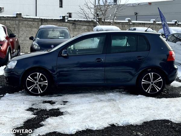 Volkswagen Golf - 8