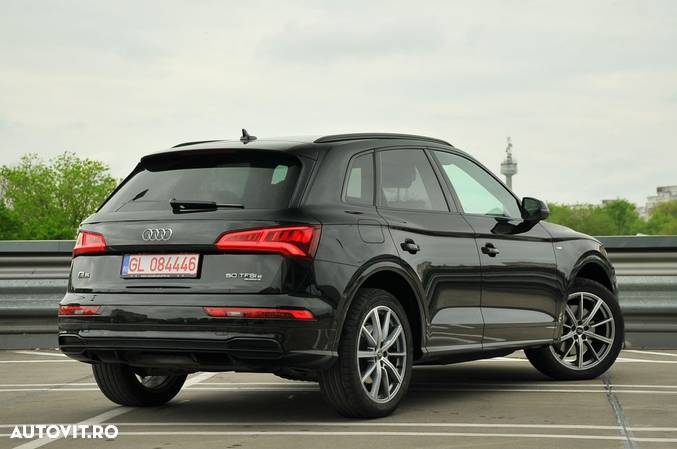 Audi Q5 50 TFSI e quattro S tronic design - 2