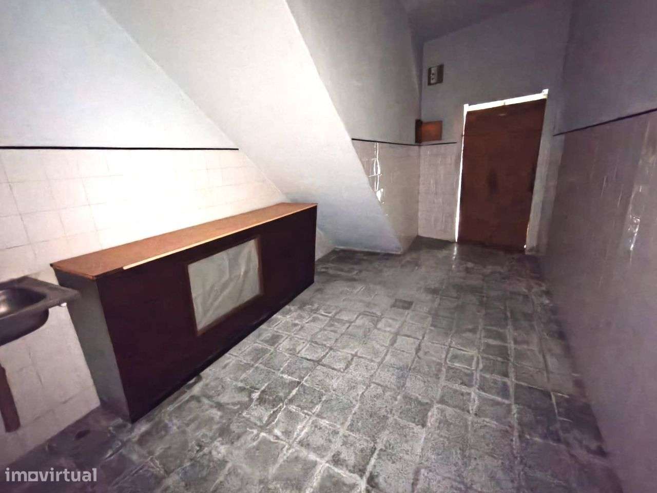 Moradia duplex em Valado dos Frades – excelente para investimento-36