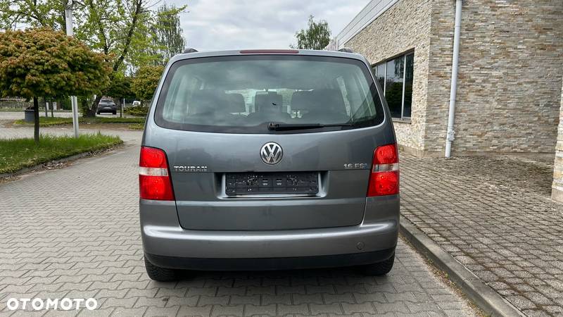 Volkswagen Touran 1.6 FSI Basis - 11