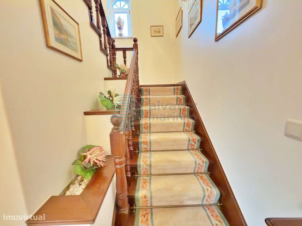 Moradia V5 com terreno com 2075m2, vista de mar-32