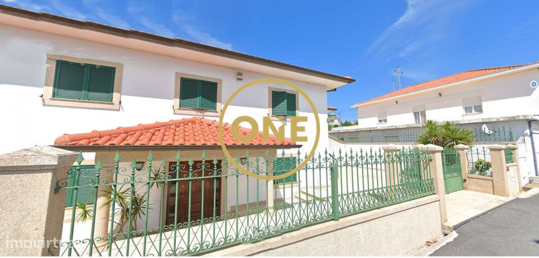 Moradia Bi-Familiar - Grande imagem: 4/17