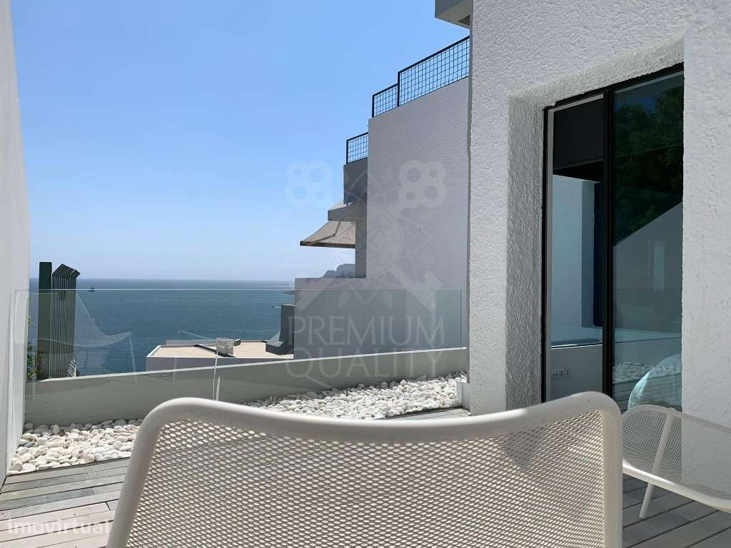 Apartamento T3 totalmente remodelado com terraço e vista mar em Sesimb-9
