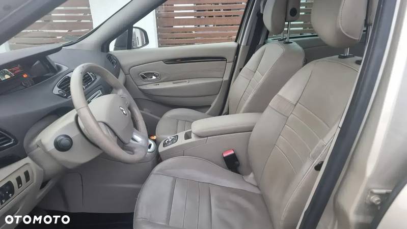 Renault Grand Scenic - 13