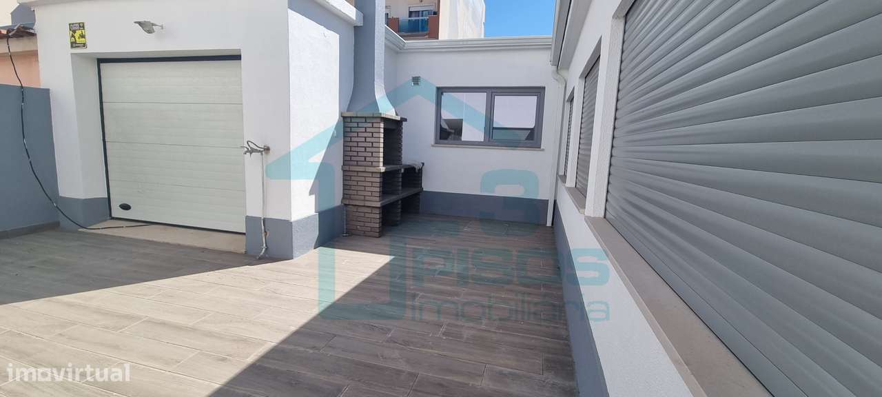 Moradia V4+1 com piscina - Costa da Caparica - Almada-14