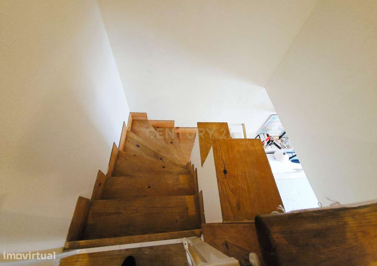 Apartamento T4 duplex em Setúbal com Vista e Boa Exposição Solar-3
