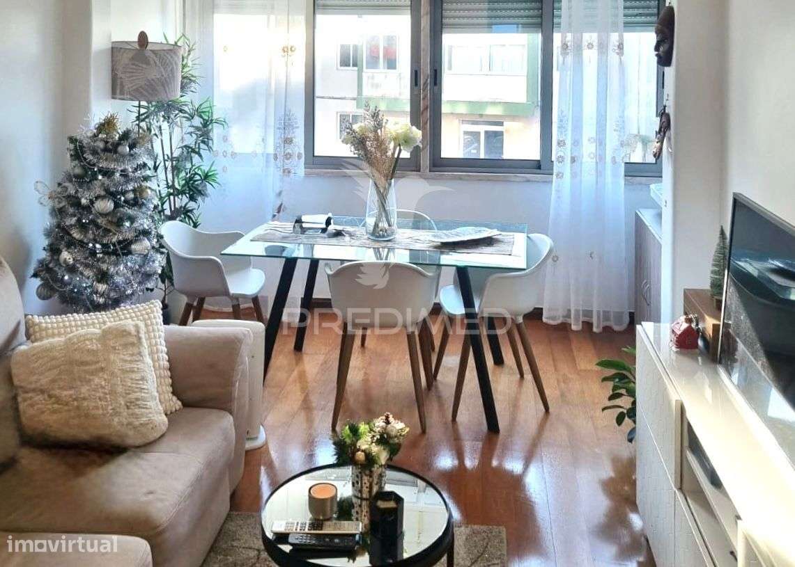 Apartamento T3 transformado em T2+1 - Grande imagem: 3/19