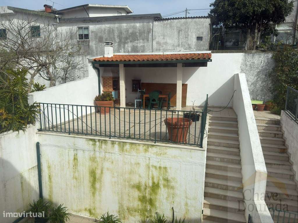 Moradia M3 com logradouro e garagem - Santa Clara-22