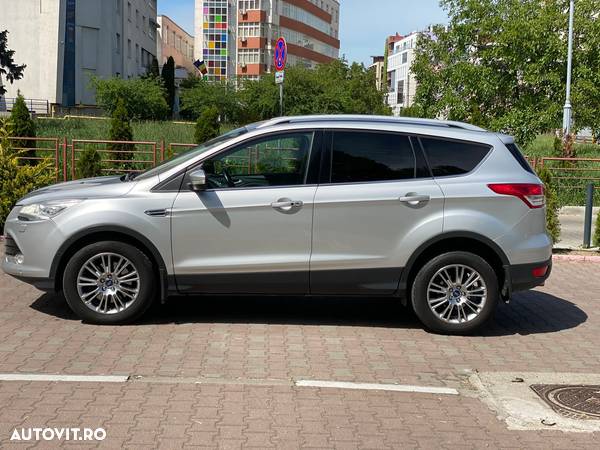 Ford Kuga 2.0 TDCi 4WD Powershift Titanium - 6