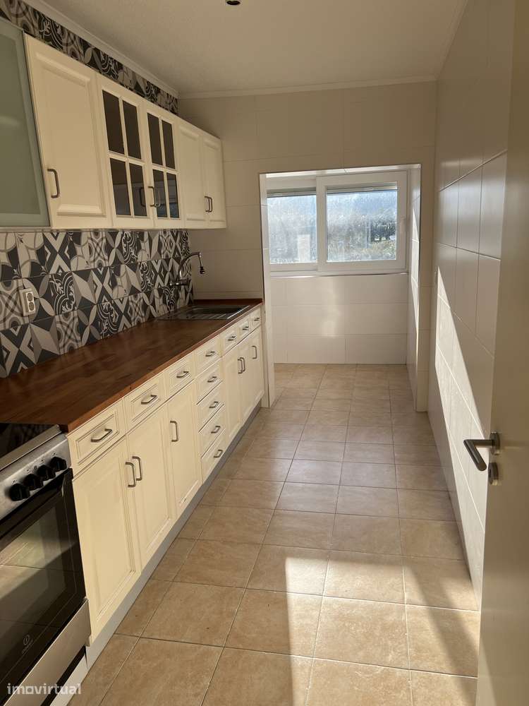 Exelente T2 na Zona das Amoreiras - Grande imagem: 2/15