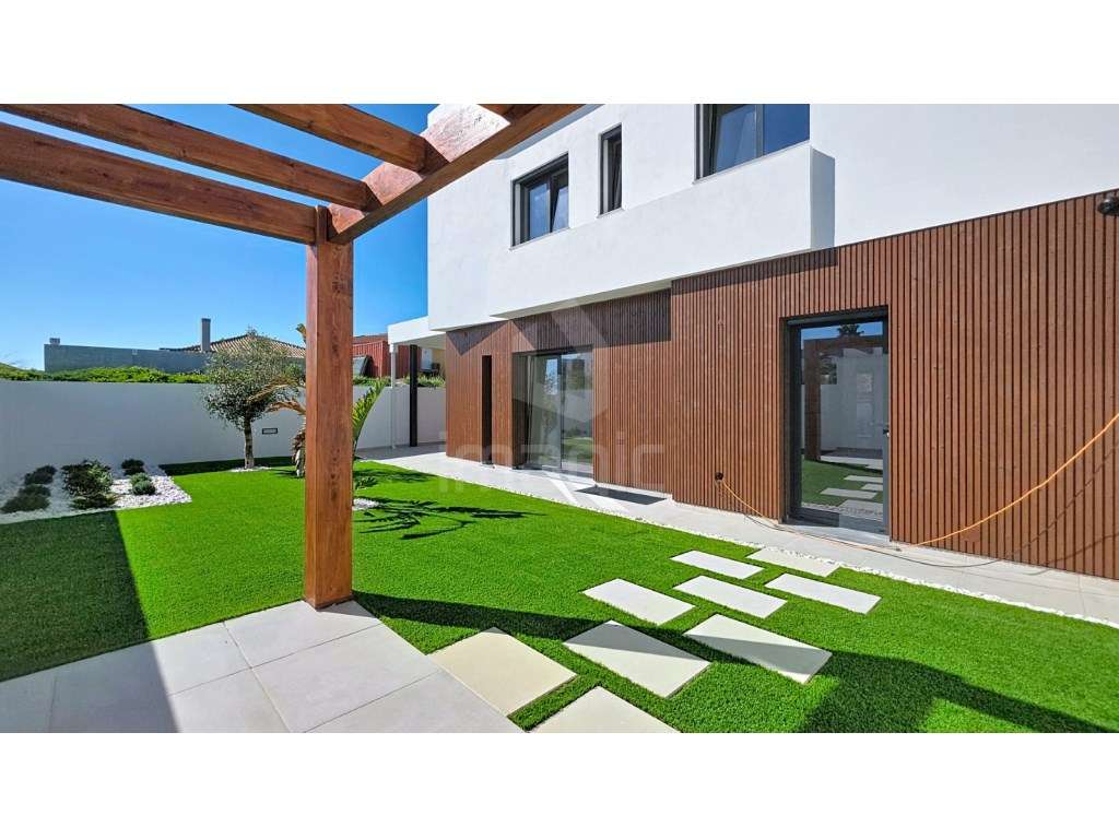 MORADIA T4 NOVA EM MAFRA.-37