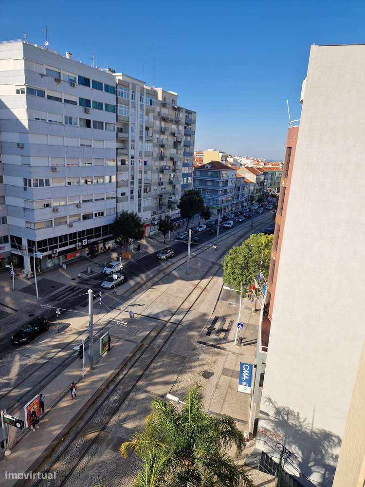 T6 (2 Fracções T3+T3) mais 3 Boxes Vistas Centro Almada-2