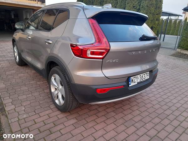 Volvo XC 40 T3 Momentum Pro - 4