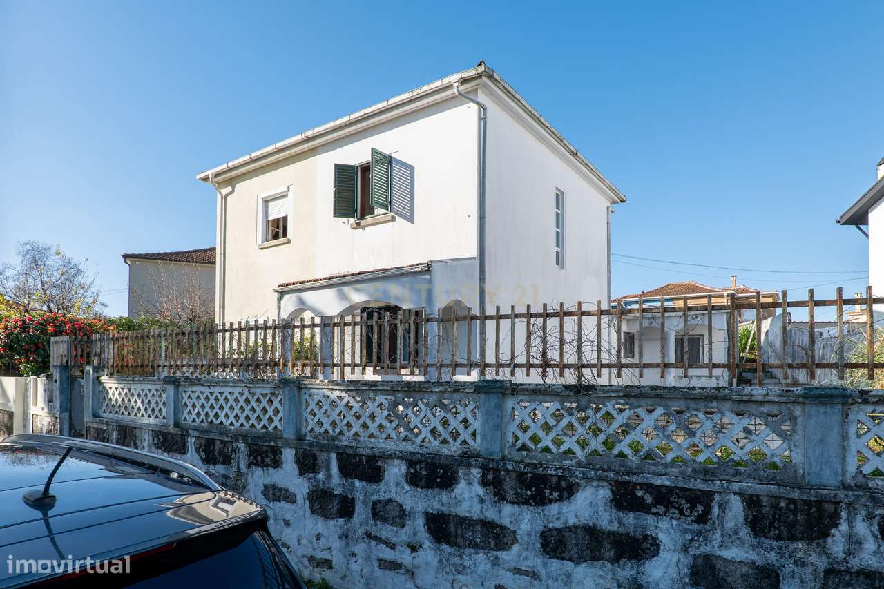 Moradia de 3 Frentes com Terraços e Vista Desafogada – Porto - Grande imagem: 2/40