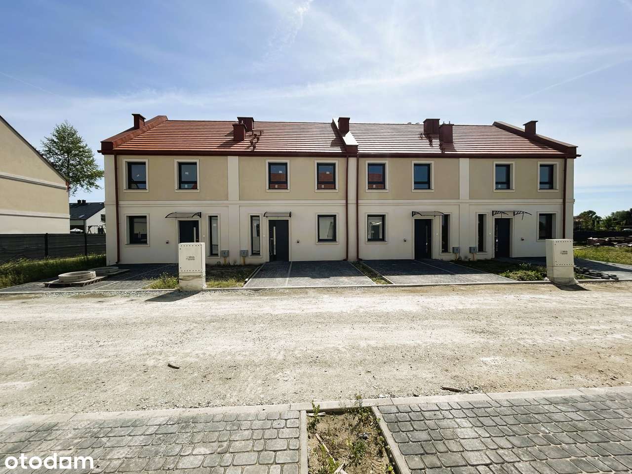 Dom szeregowy na sprzedaż I KRZYKÓW I 20min do Wrocławia I z ogródkiem-1