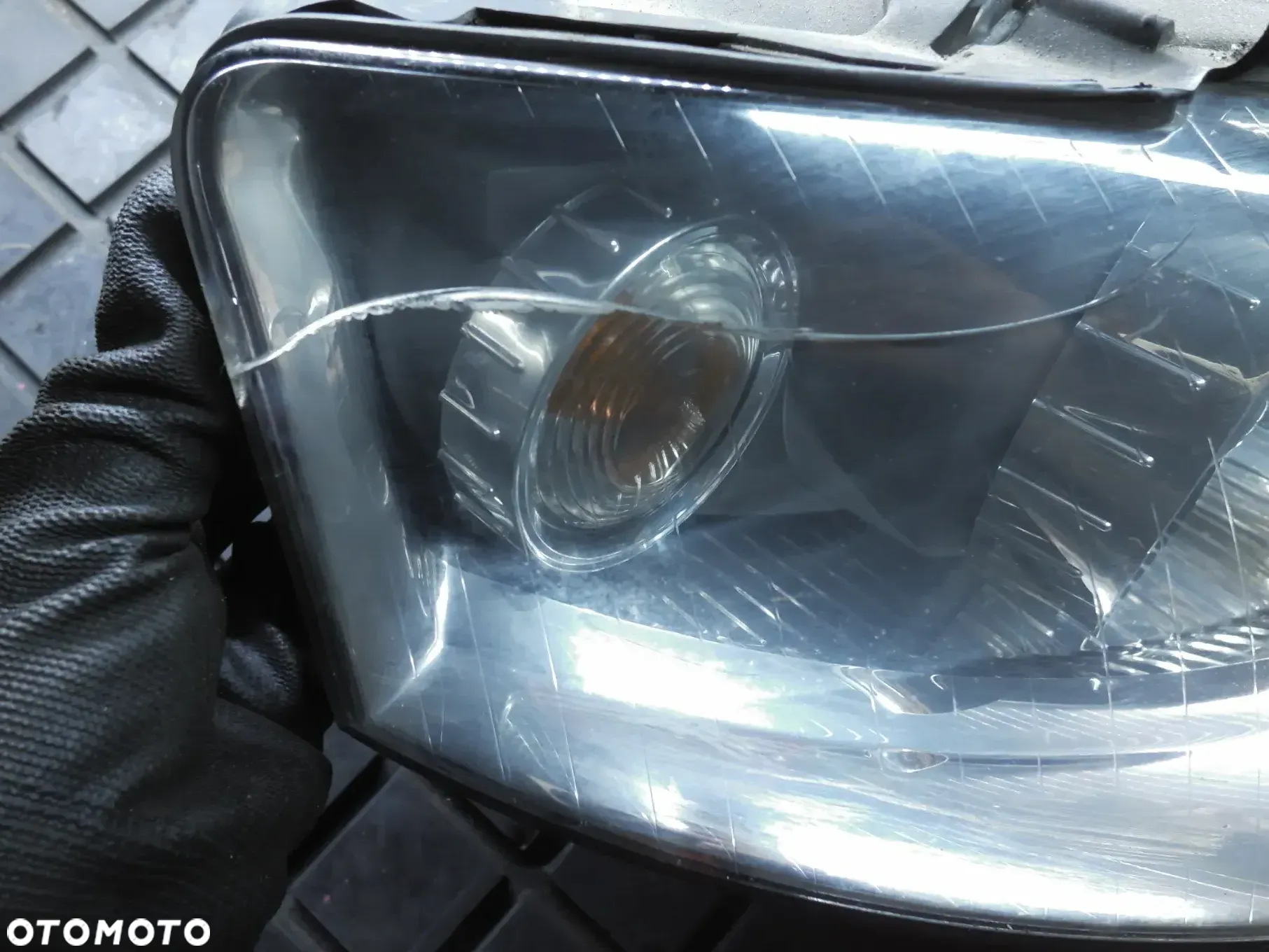 Lampa prawy przód AUDI A4 B6 EUROPA 8E0941004F ORYGINAŁ - 2