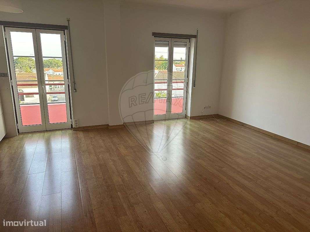 Apartamento T2 para arrendamento - Grande imagem: 5/7