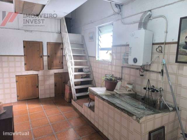 Quinta com Moradia Isolada e 4.450m² de Terreno Oiã Oliveira d Bairro-8