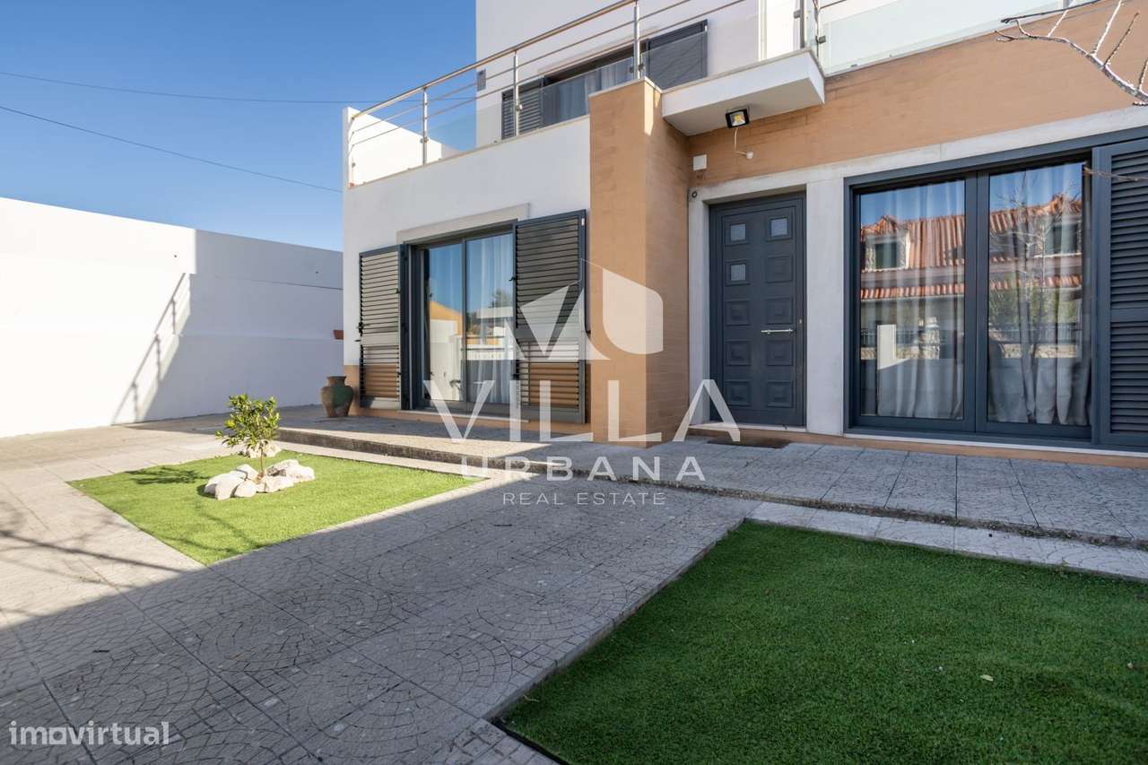 Moradia T3+1 Isolada com Jardim e Excelentes Áreas | Quinta do Anjo-7