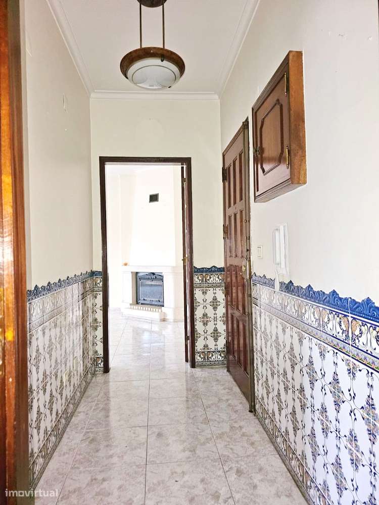 Excelente T2 com Arrecadação, no Casal do Cotão-14